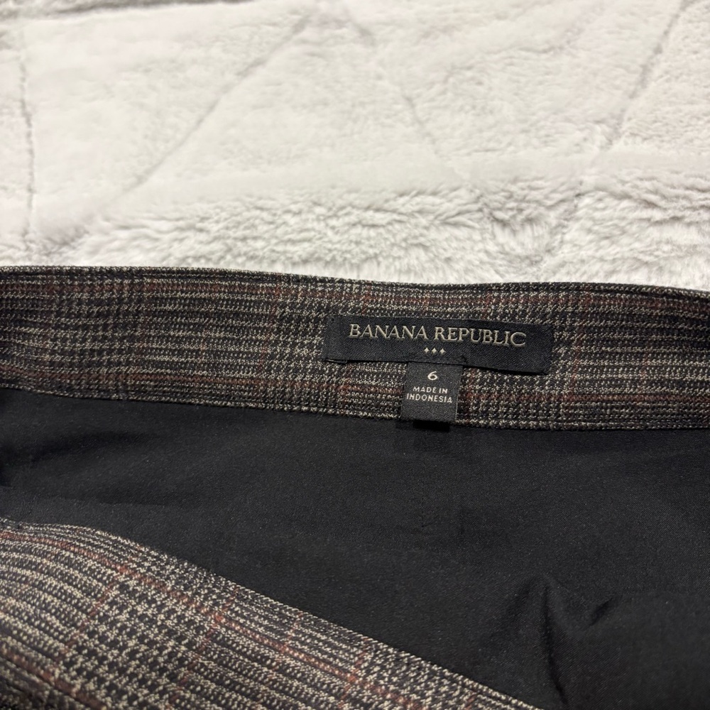Banana Republic Brown plaid wrap skirt with asymmetric front Slit button detail - Picture 3 of 7